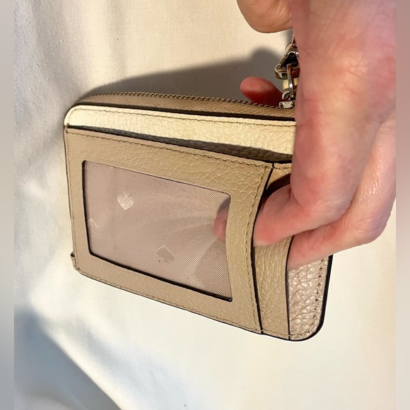 *EUC* KATE SPADE Leila Cardholder Wristlet - Small - Ivory/Beige -Inside Pockets - Picture 6 of 11